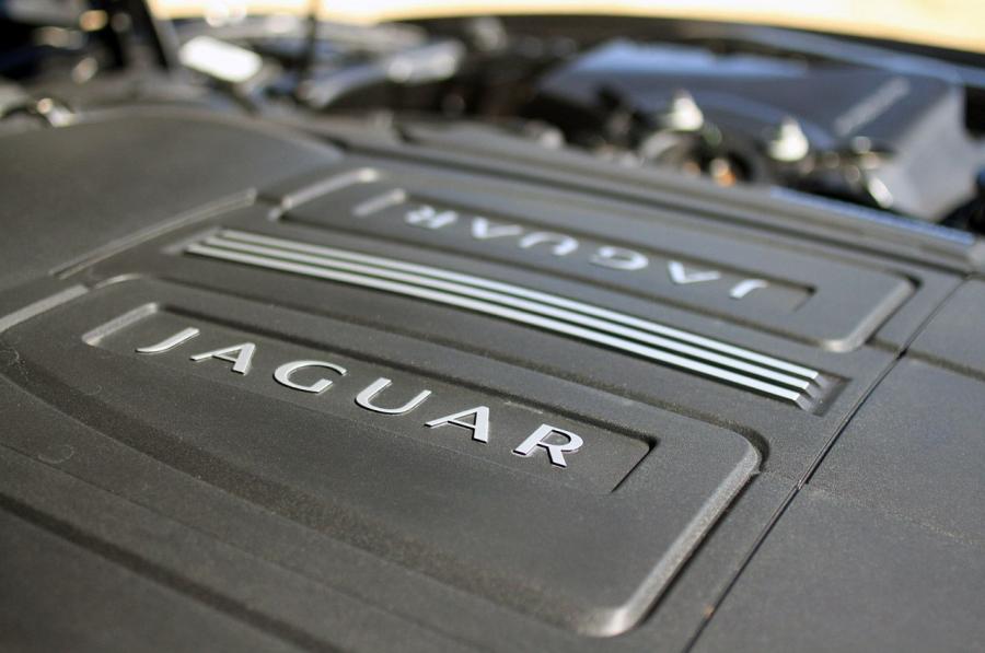  Jaguar XKR-S 2012 года  (фото 64 из 82)